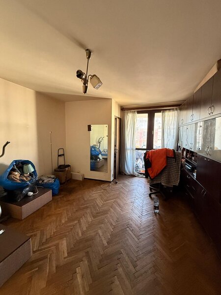 Iancului x Vatra Luminoasa x Maior Coravu, 5 min. Metrou Iancului.